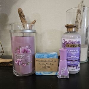 Yankee Candle Lavender & Chamomile Tea Bath Gel in Purple